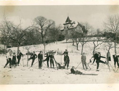 Skiers warming up 1930